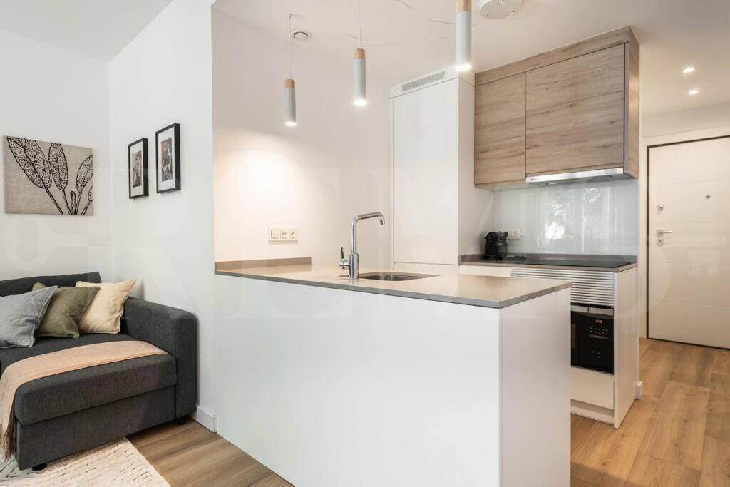 Calm Apartment With Private Patio By Rems มาลากา ภายนอก รูปภาพ